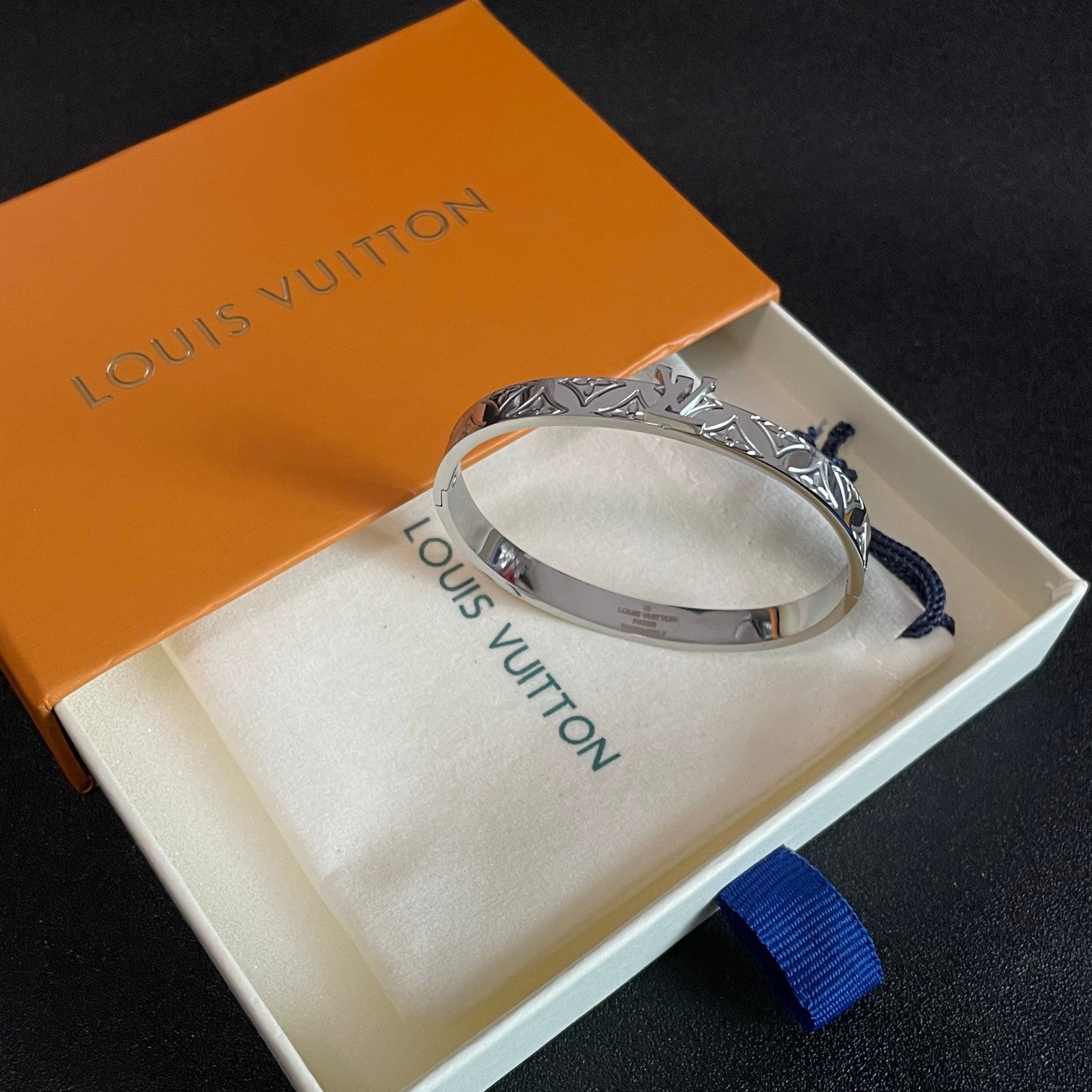 Louis Vuitton Luxury Bracelet | Iconic Elegance & Boutique-Grade Quality 127