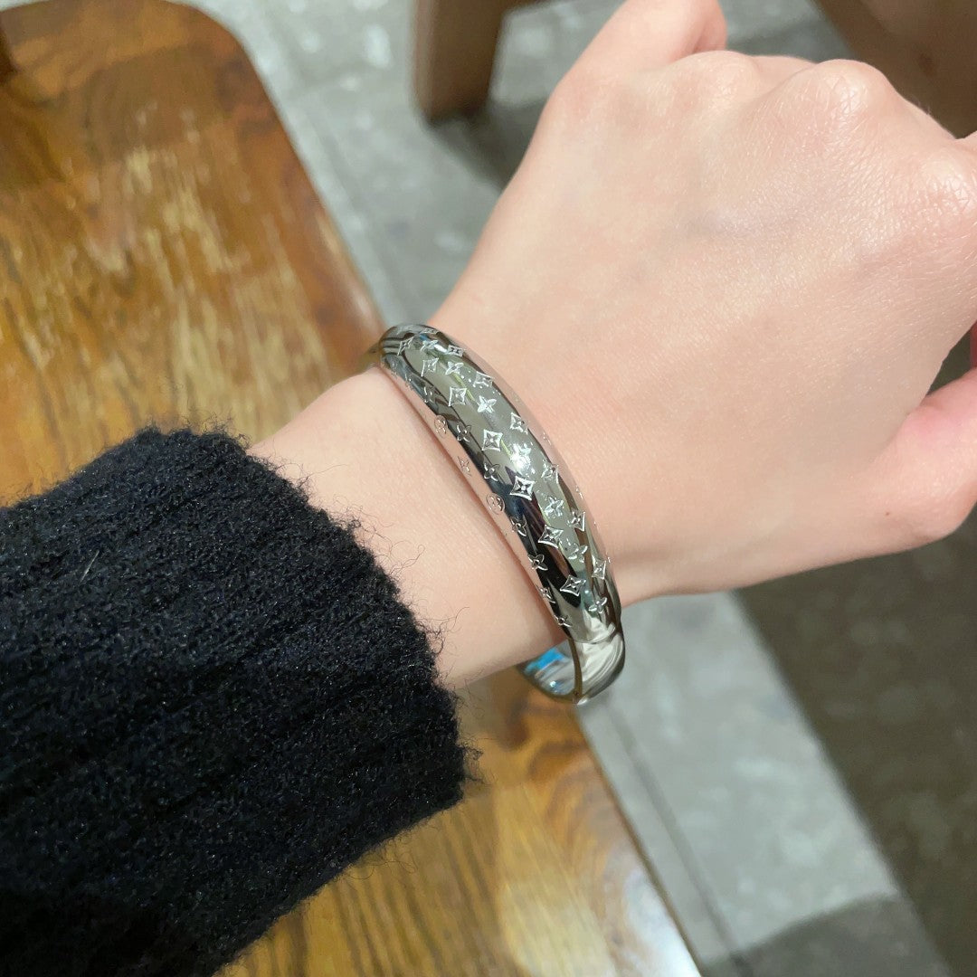 Louis Vuitton Luxury Bracelet | Iconic Elegance & Boutique-Grade Quality 128
