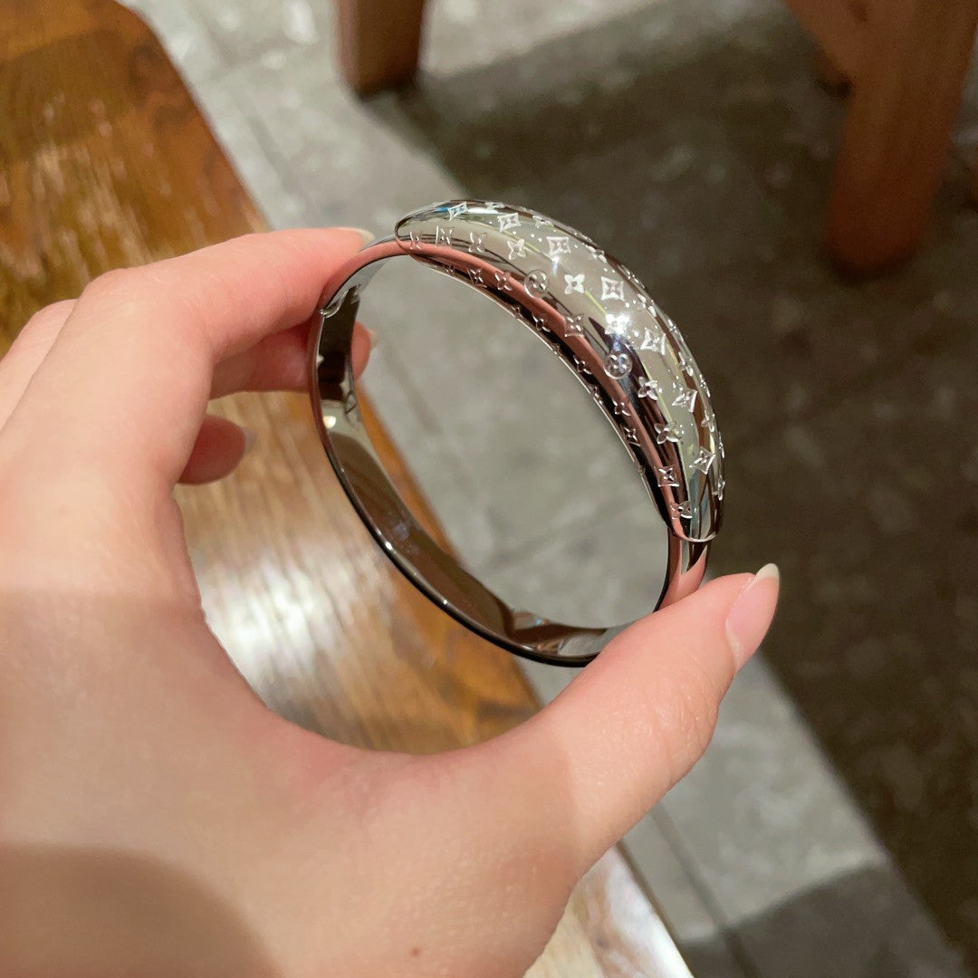 Louis Vuitton Luxury Bracelet | Iconic Elegance & Boutique-Grade Quality 128
