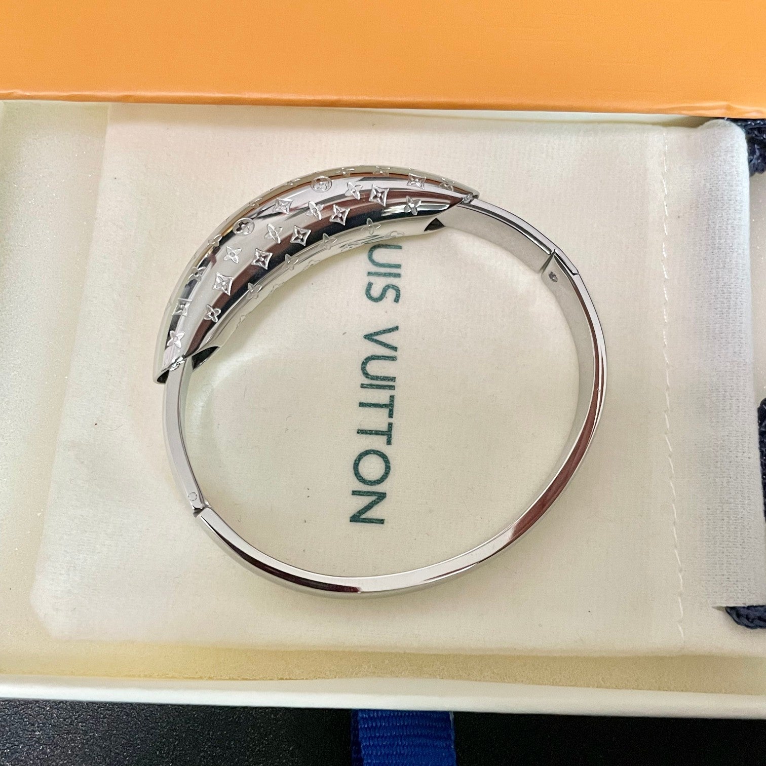 Louis Vuitton Luxury Bracelet | Iconic Elegance & Boutique-Grade Quality 128