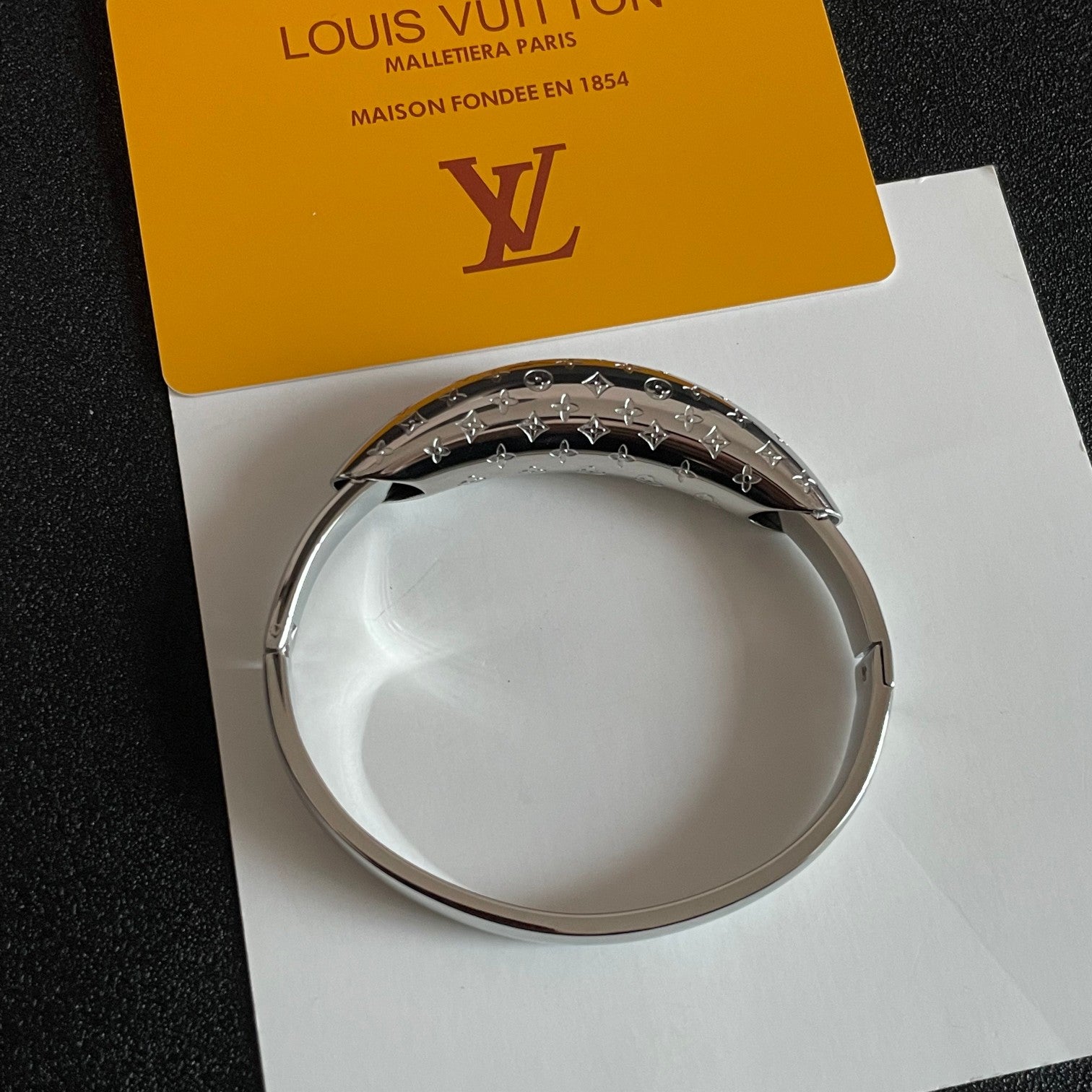 Louis Vuitton Luxury Bracelet | Iconic Elegance & Boutique-Grade Quality 128