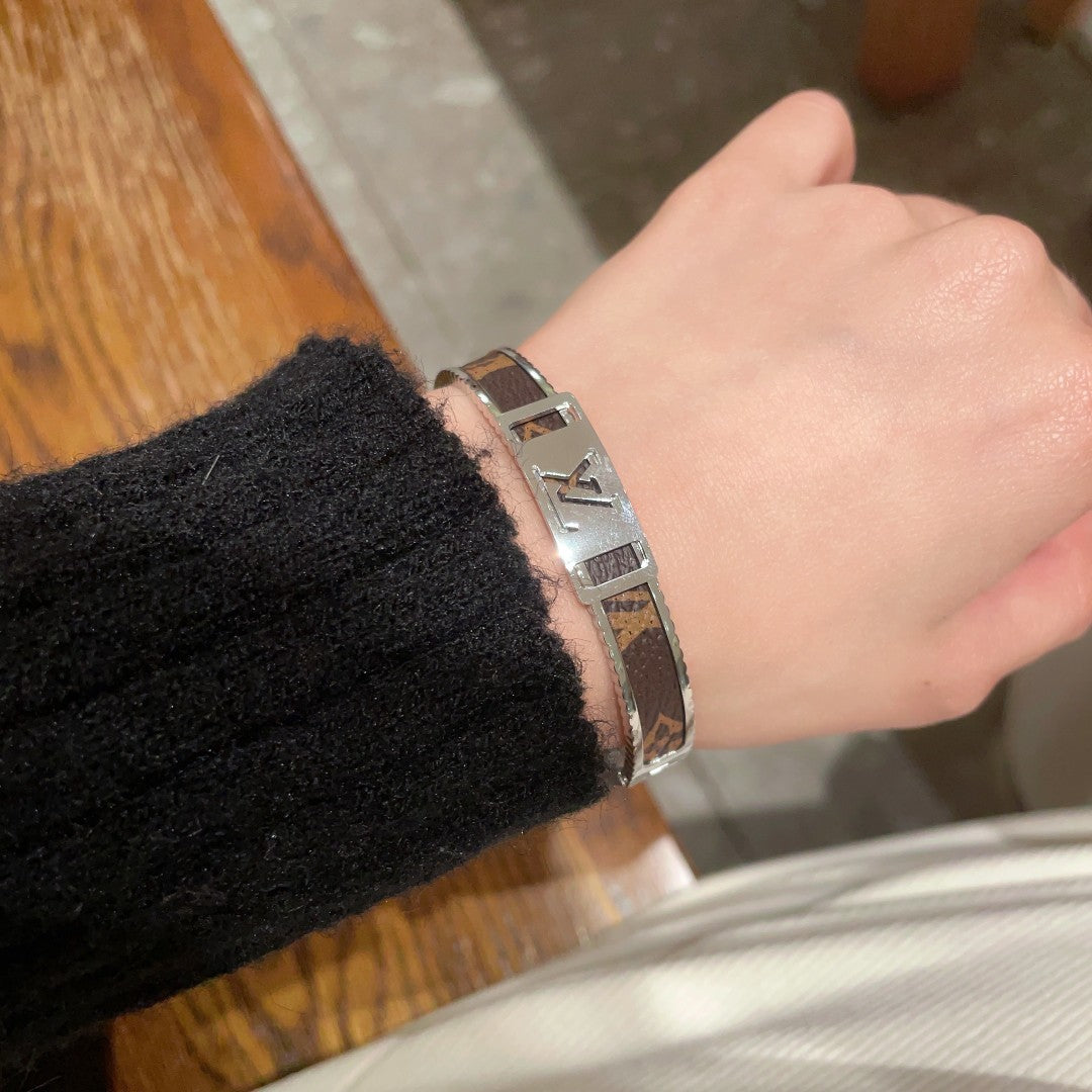 Louis Vuitton Luxury Bracelet | Iconic Elegance & Boutique-Grade Quality 131