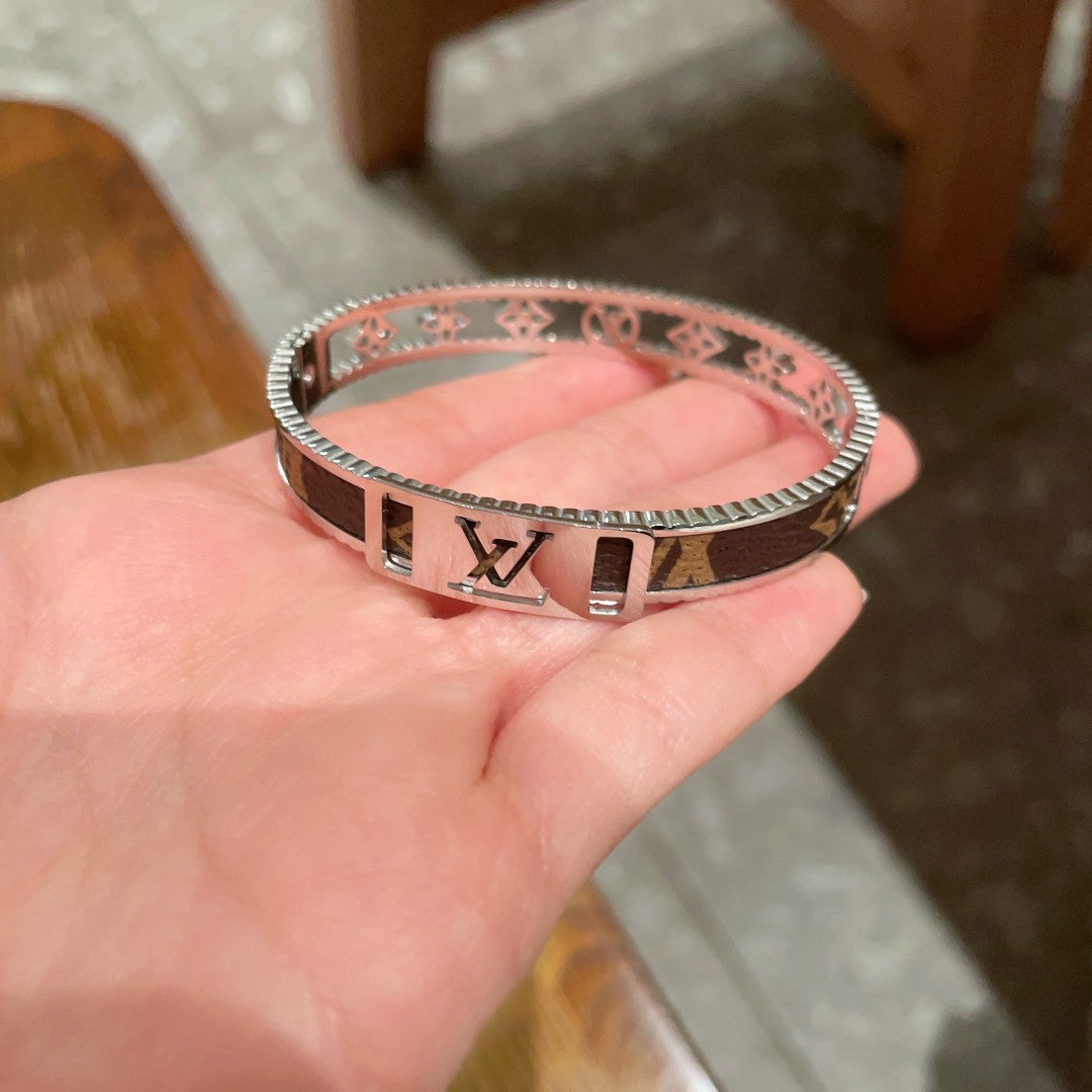 Louis Vuitton Luxury Bracelet | Iconic Elegance & Boutique-Grade Quality 131