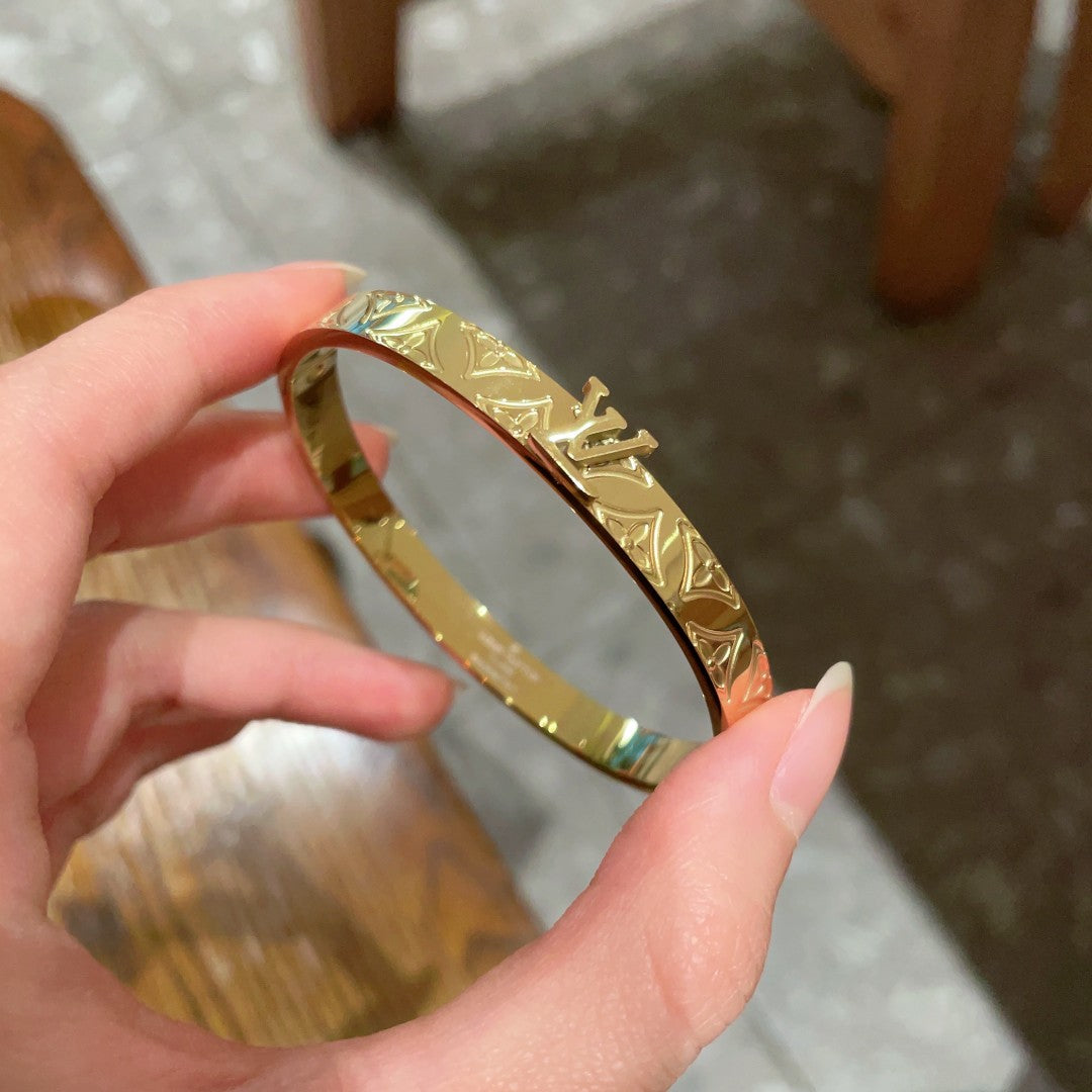 Louis Vuitton Luxury Bracelet | Iconic Elegance & Boutique-Grade Quality 132