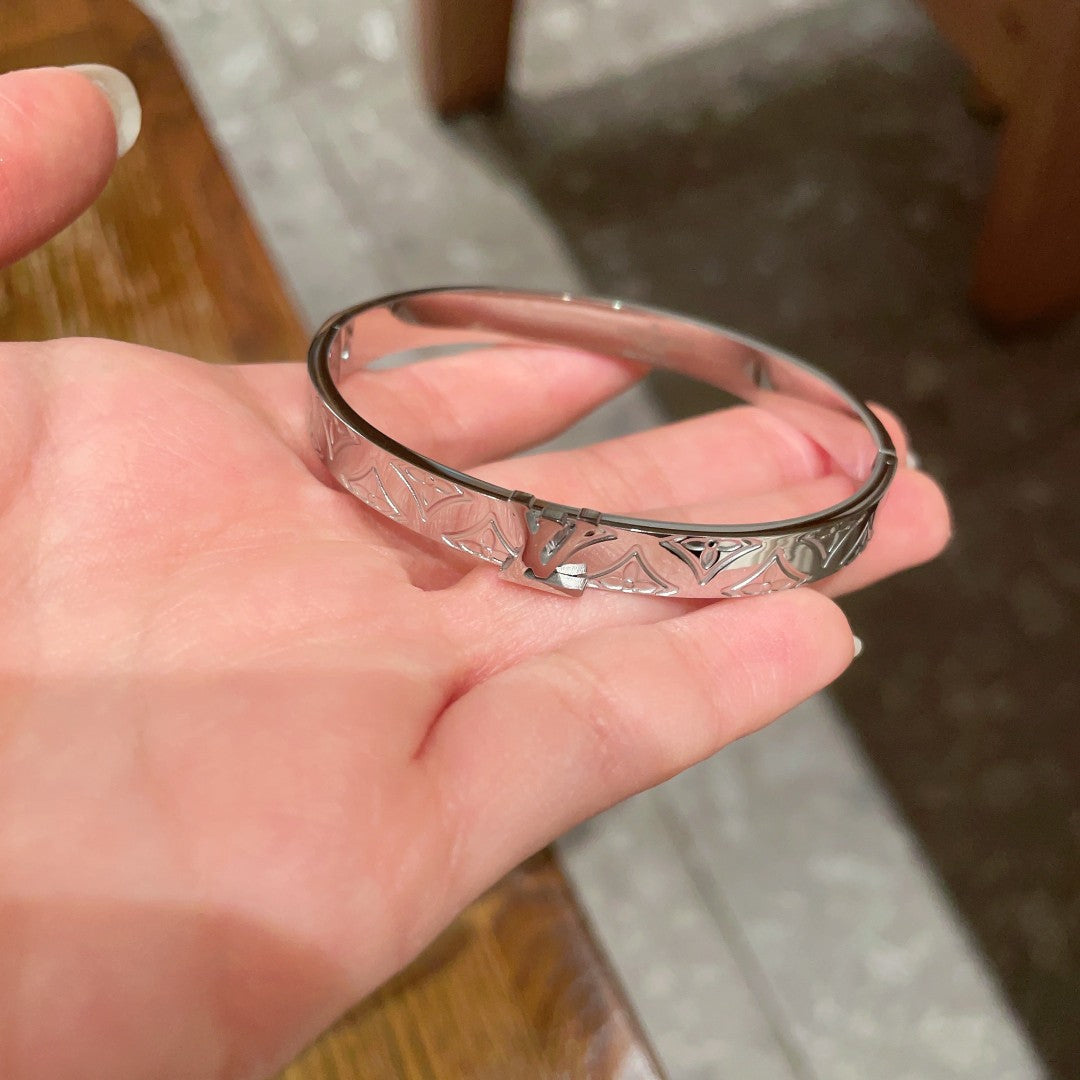 Louis Vuitton Luxury Bracelet | Iconic Elegance & Boutique-Grade Quality 133
