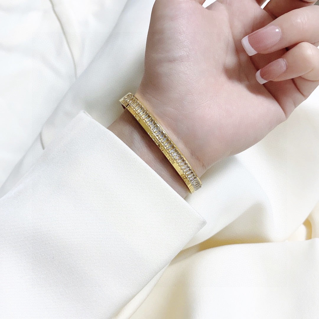 Louis Vuitton Luxury Bracelet | Iconic Elegance & Boutique-Grade Quality 136