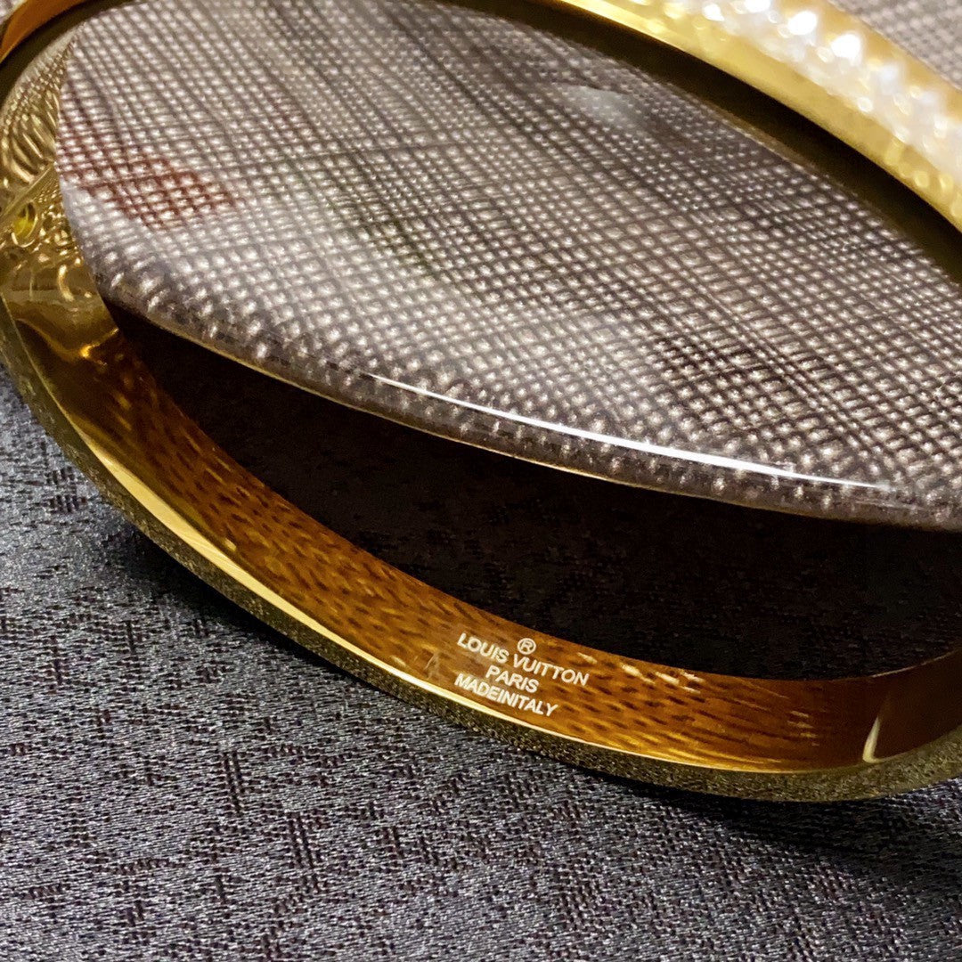 Louis Vuitton Luxury Bracelet | Iconic Elegance & Boutique-Grade Quality 136