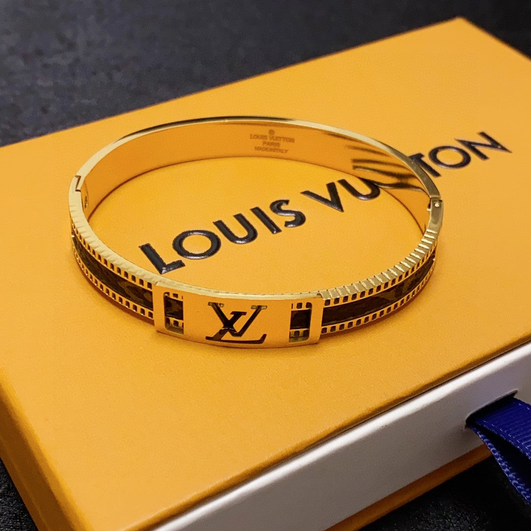 Louis Vuitton Luxury Bracelet | Iconic Elegance & Boutique-Grade Quality 137