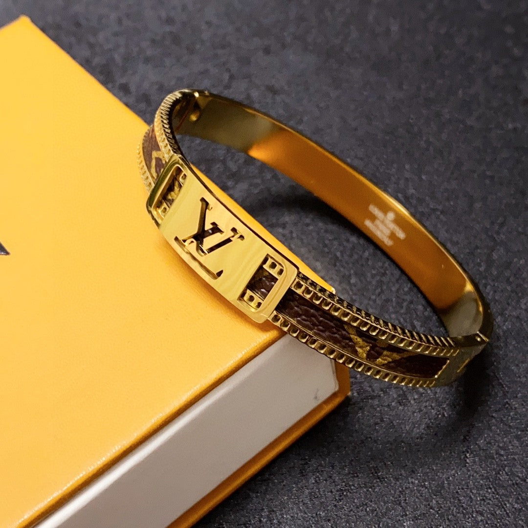 Louis Vuitton Luxury Bracelet | Iconic Elegance & Boutique-Grade Quality 137