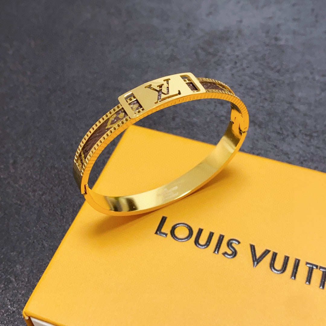 Louis Vuitton Luxury Bracelet | Iconic Elegance & Boutique-Grade Quality 137