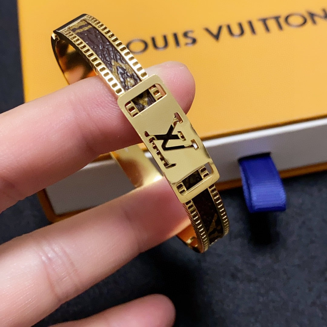 Louis Vuitton Luxury Bracelet | Iconic Elegance & Boutique-Grade Quality 137