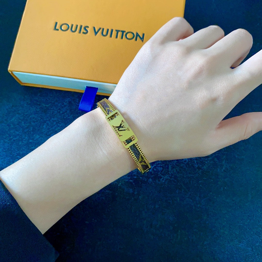 Louis Vuitton Luxury Bracelet | Iconic Elegance & Boutique-Grade Quality 137