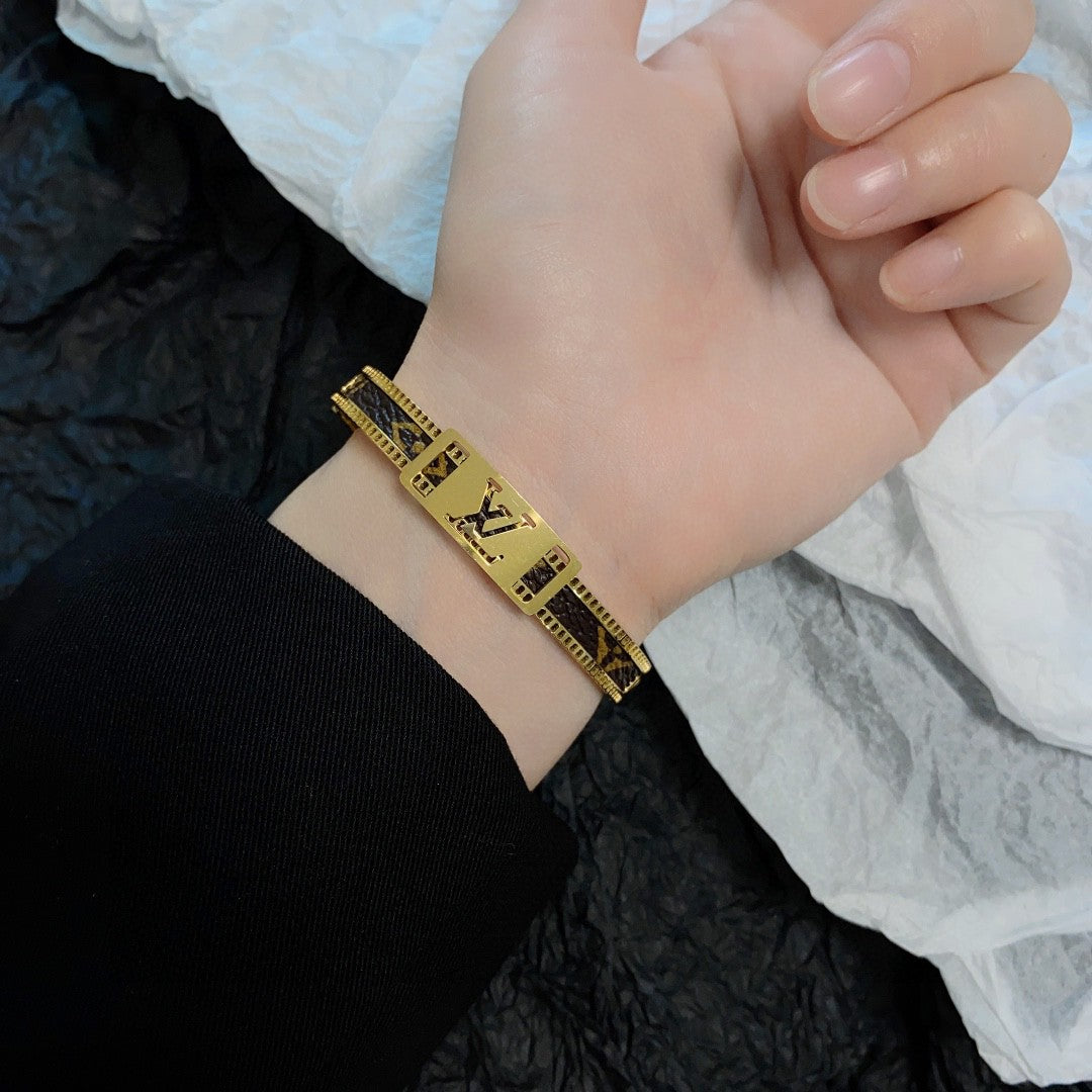 Louis Vuitton Luxury Bracelet | Iconic Elegance & Boutique-Grade Quality 137