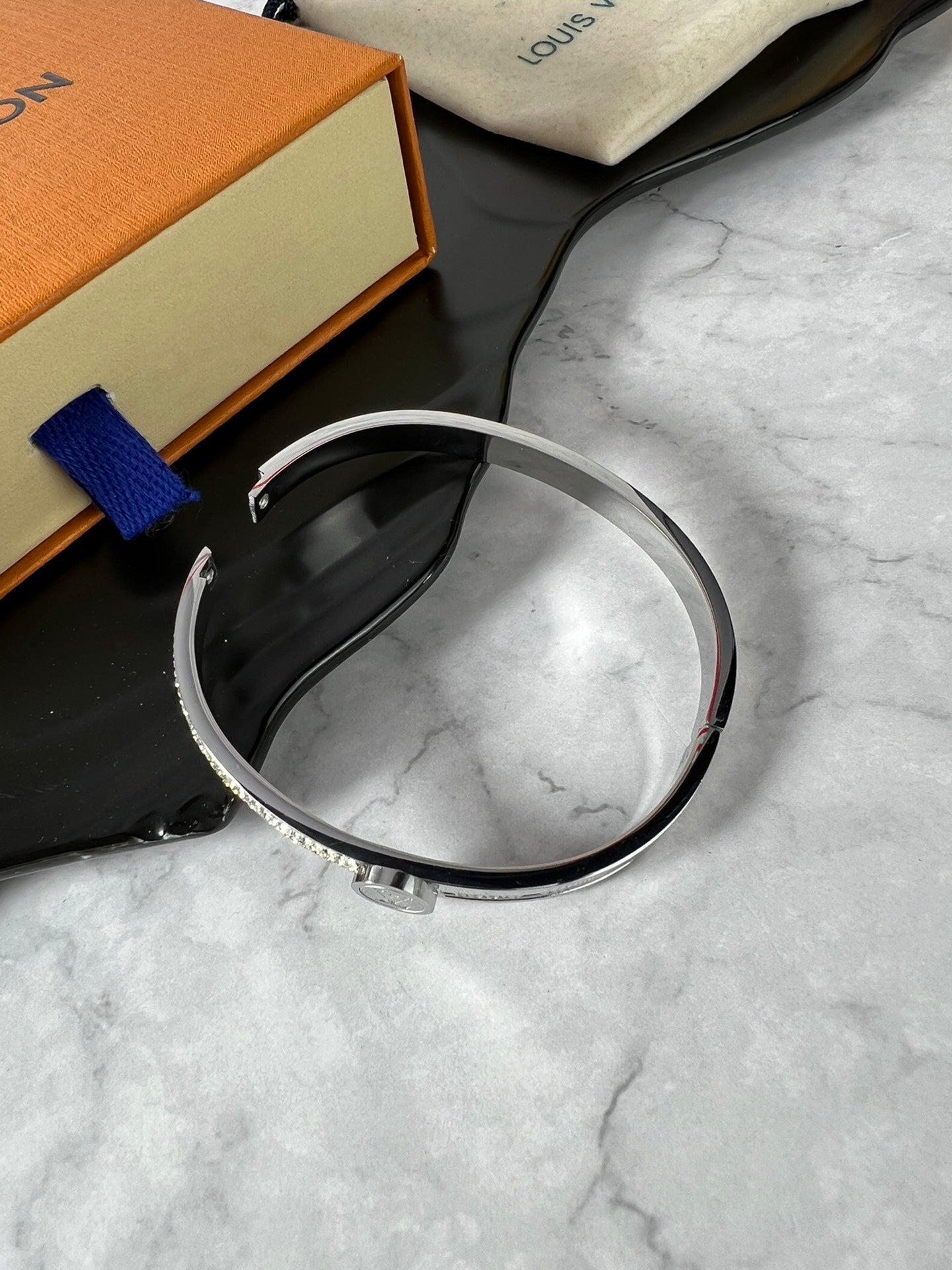 Louis Vuitton Luxury Bracelet | Iconic Elegance & Boutique-Grade Quality 139