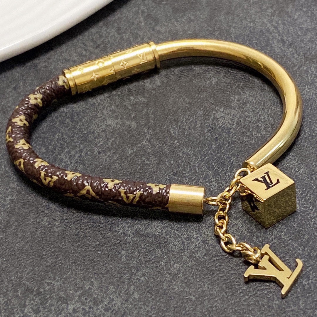 Louis Vuitton Luxury Bracelet | Iconic Elegance & Boutique-Grade Quality 147