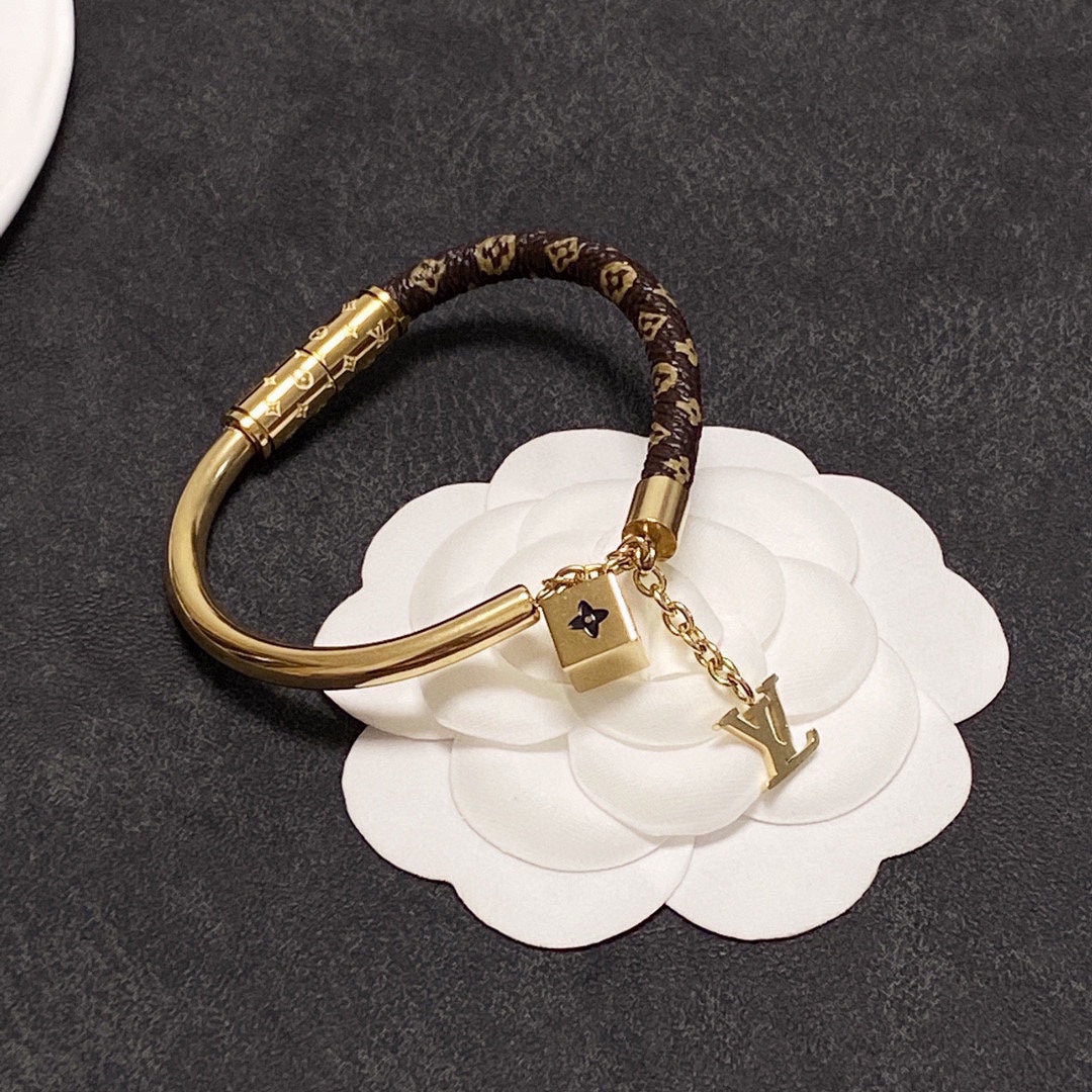 Louis Vuitton Luxury Bracelet | Iconic Elegance & Boutique-Grade Quality 147