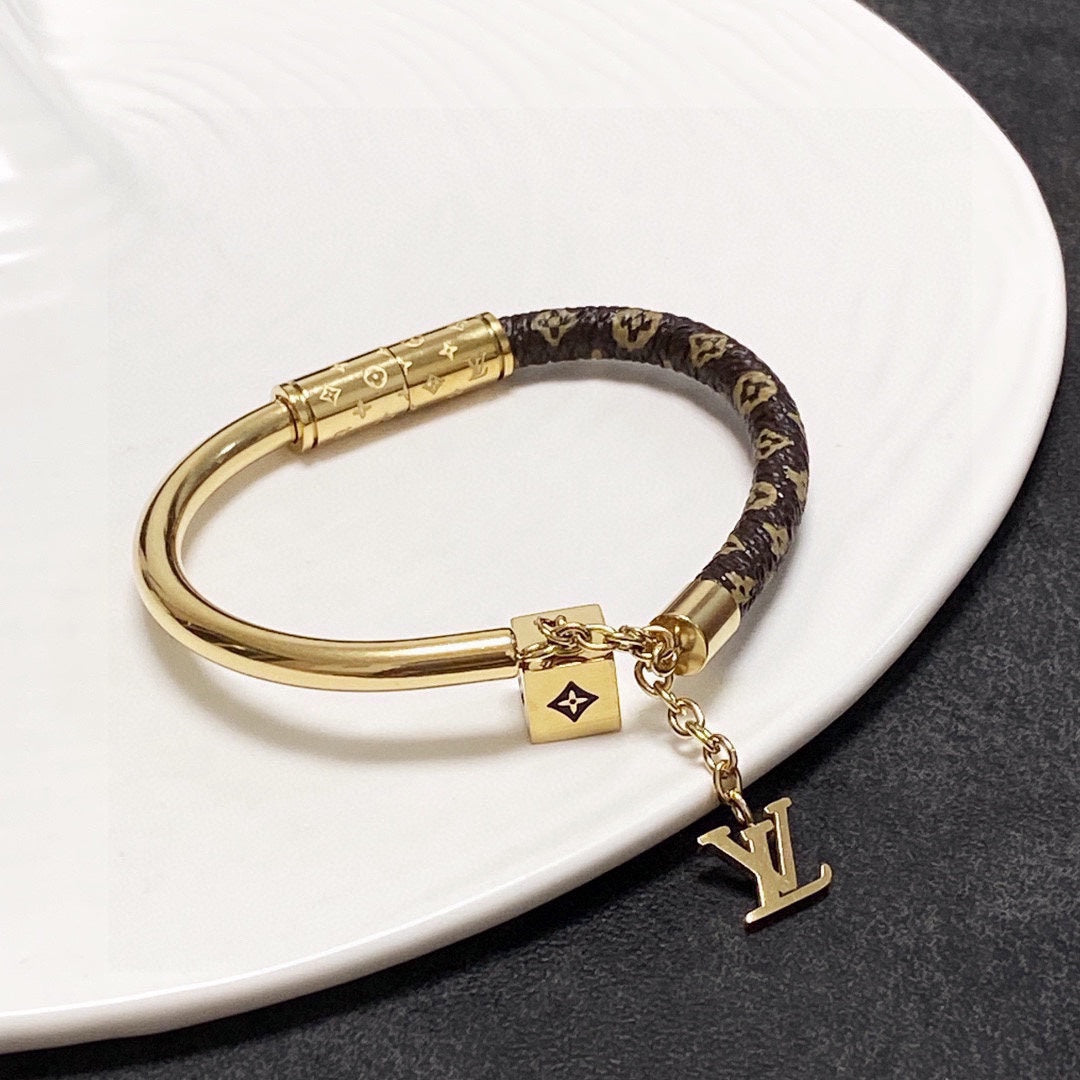 Louis Vuitton Luxury Bracelet | Iconic Elegance & Boutique-Grade Quality 147