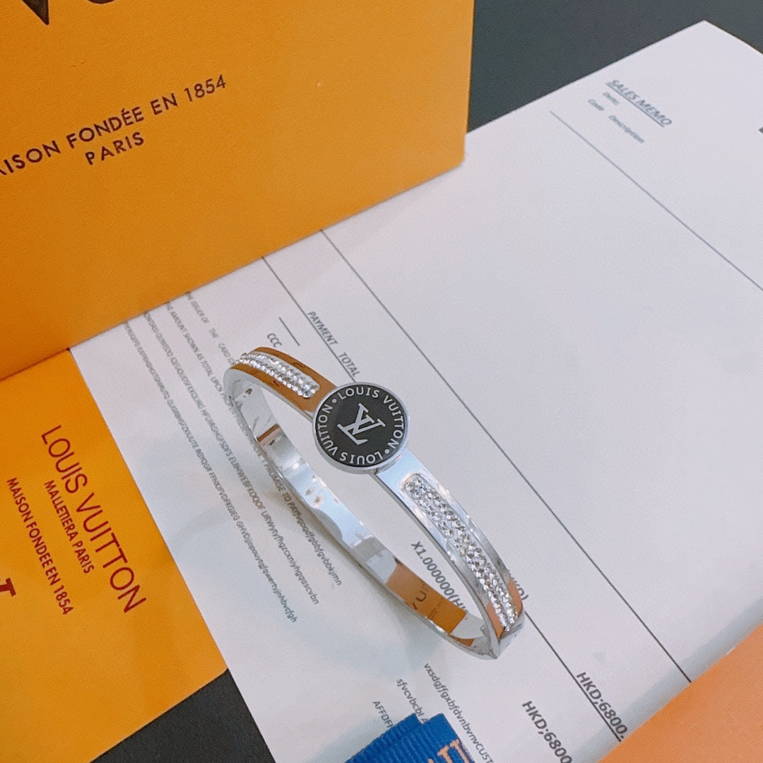 Louis Vuitton Luxury Bracelet | Iconic Elegance & Boutique-Grade Quality 148