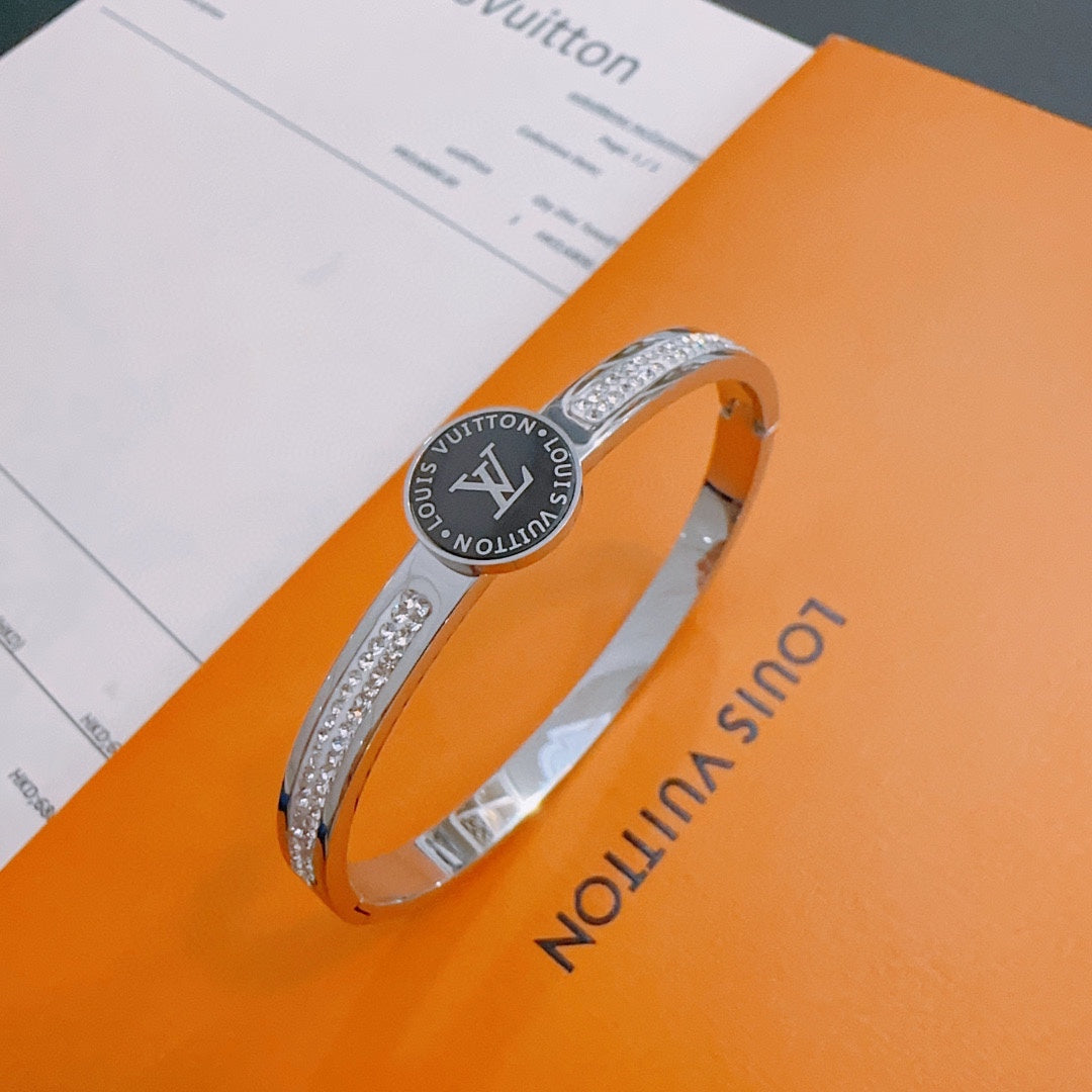 Louis Vuitton Luxury Bracelet | Iconic Elegance & Boutique-Grade Quality 148