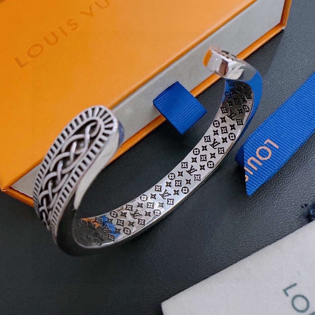 Louis Vuitton Luxury Bracelet | Iconic Elegance & Boutique-Grade Quality 154