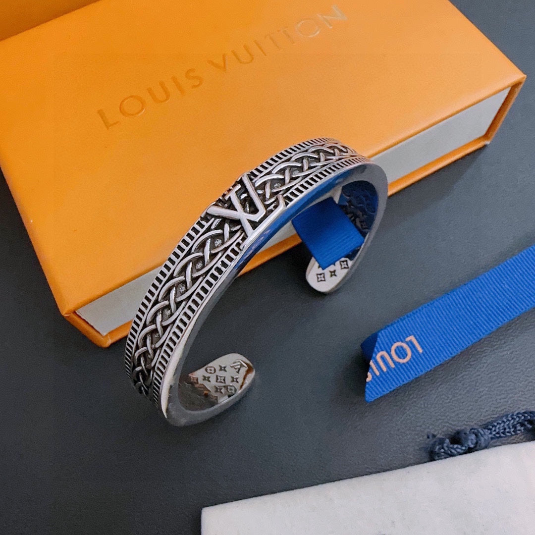 Louis Vuitton Luxury Bracelet | Iconic Elegance & Boutique-Grade Quality 154