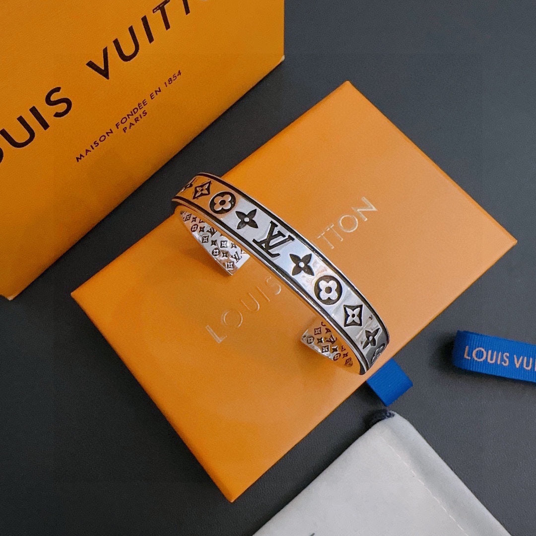Louis Vuitton Luxury Bracelet | Iconic Elegance & Boutique-Grade Quality 155