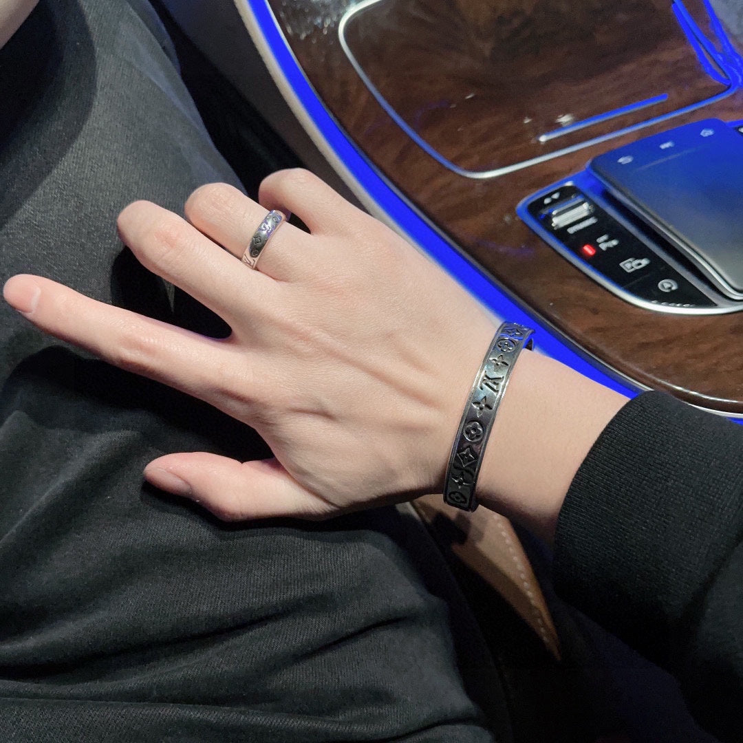 Louis Vuitton Luxury Bracelet | Iconic Elegance & Boutique-Grade Quality 155