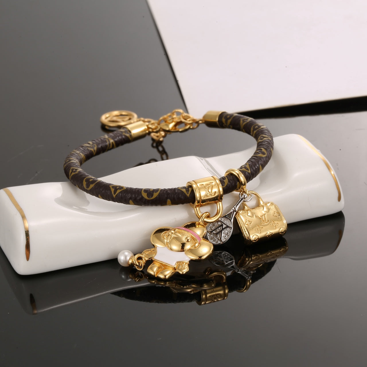 Louis Vuitton Luxury Bracelet | Iconic Elegance & Boutique-Grade Quality 156