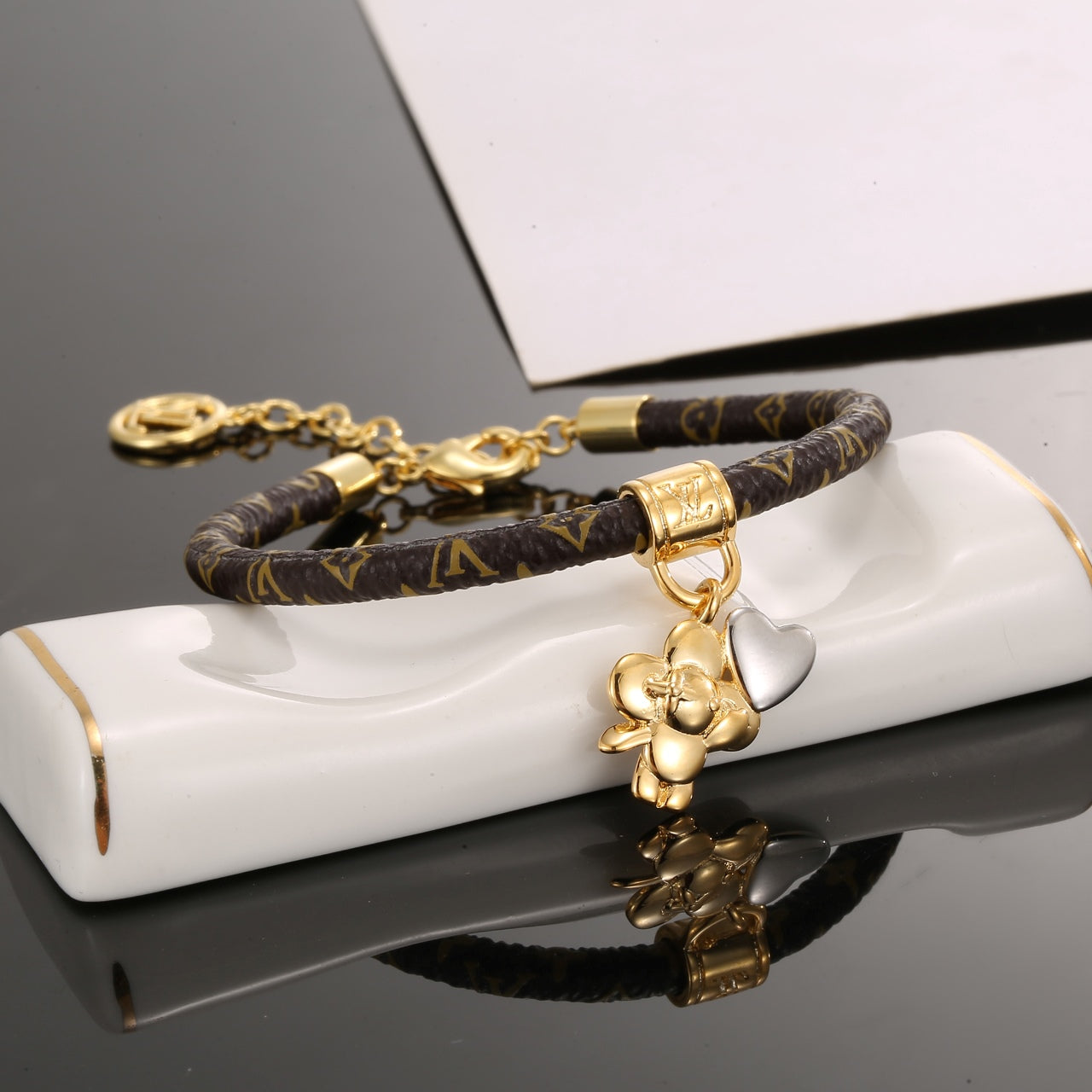 Louis Vuitton Luxury Bracelet | Iconic Elegance & Boutique-Grade Quality 157