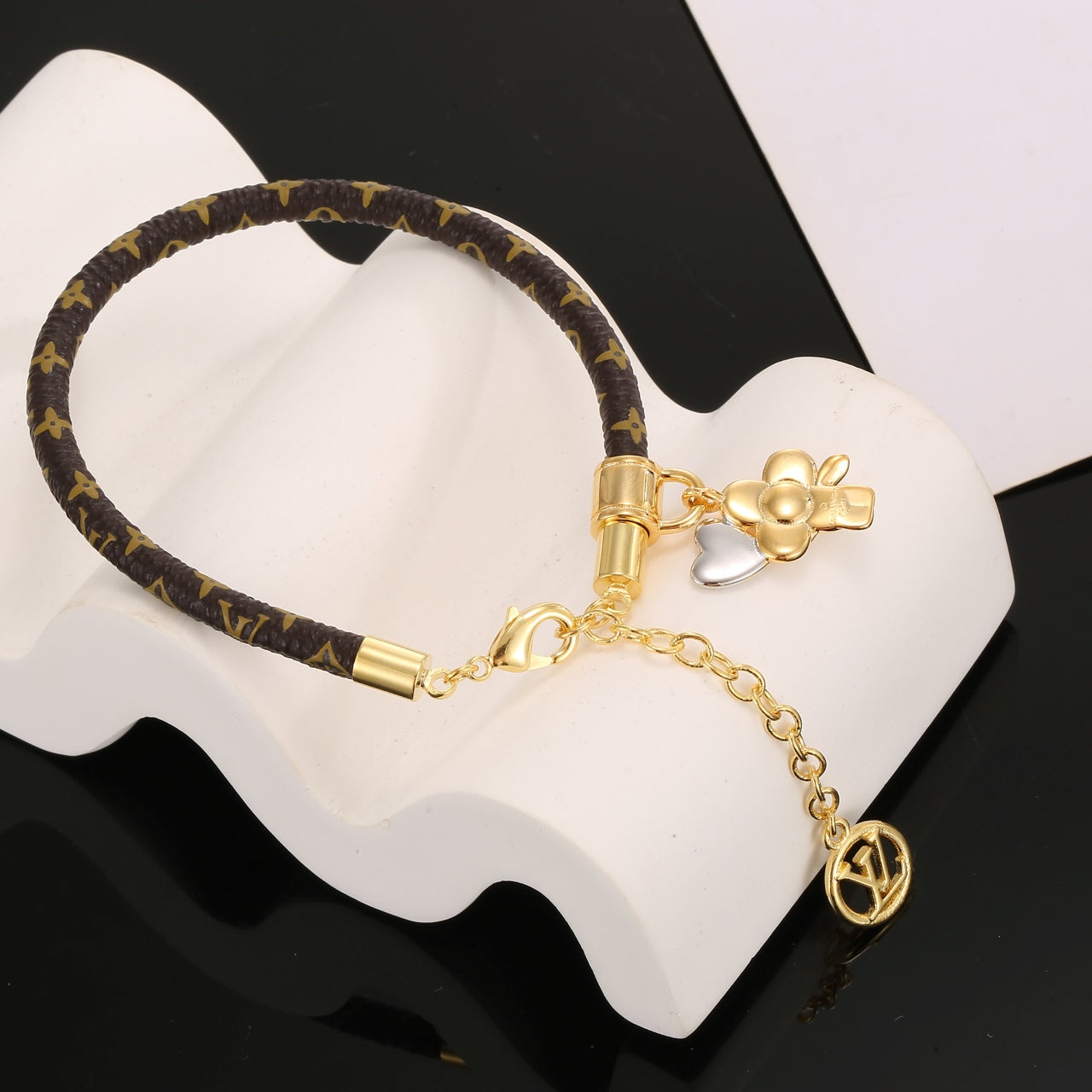 Louis Vuitton Luxury Bracelet | Iconic Elegance & Boutique-Grade Quality 157
