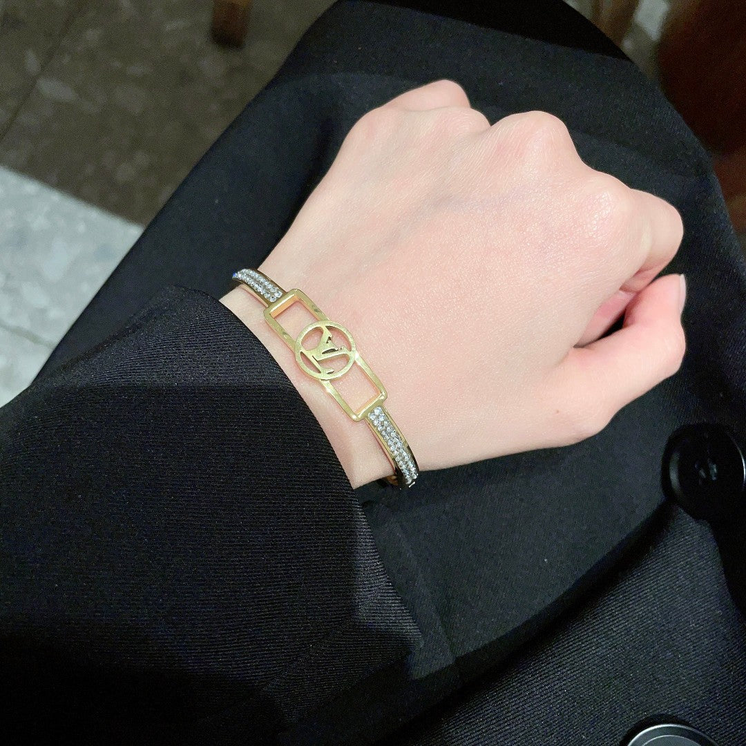 Louis Vuitton Luxury Bracelet | Iconic Elegance & Boutique-Grade Quality 160