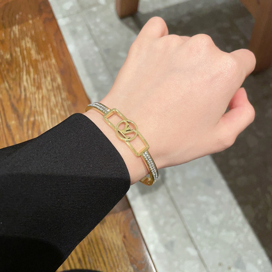 Louis Vuitton Luxury Bracelet | Iconic Elegance & Boutique-Grade Quality 160