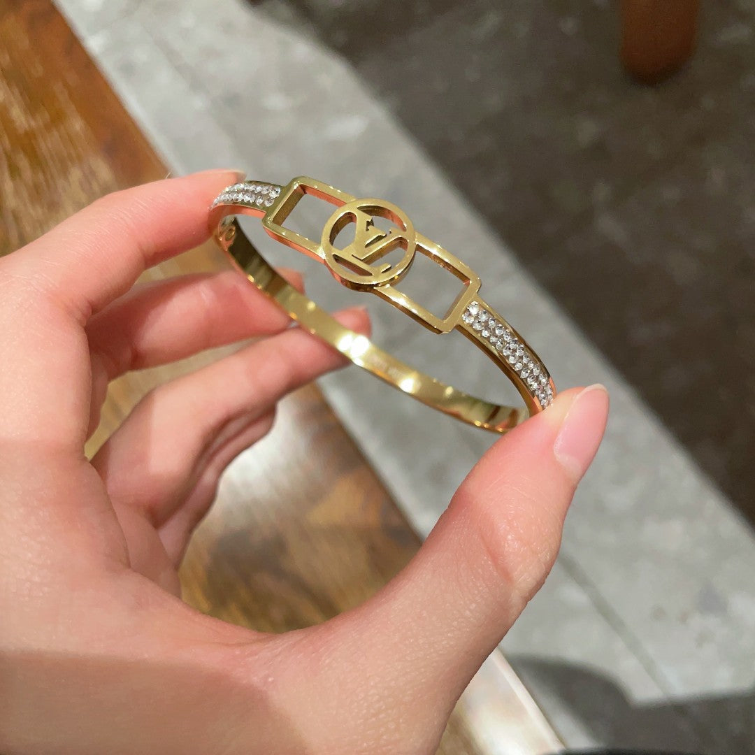 Louis Vuitton Luxury Bracelet | Iconic Elegance & Boutique-Grade Quality 160