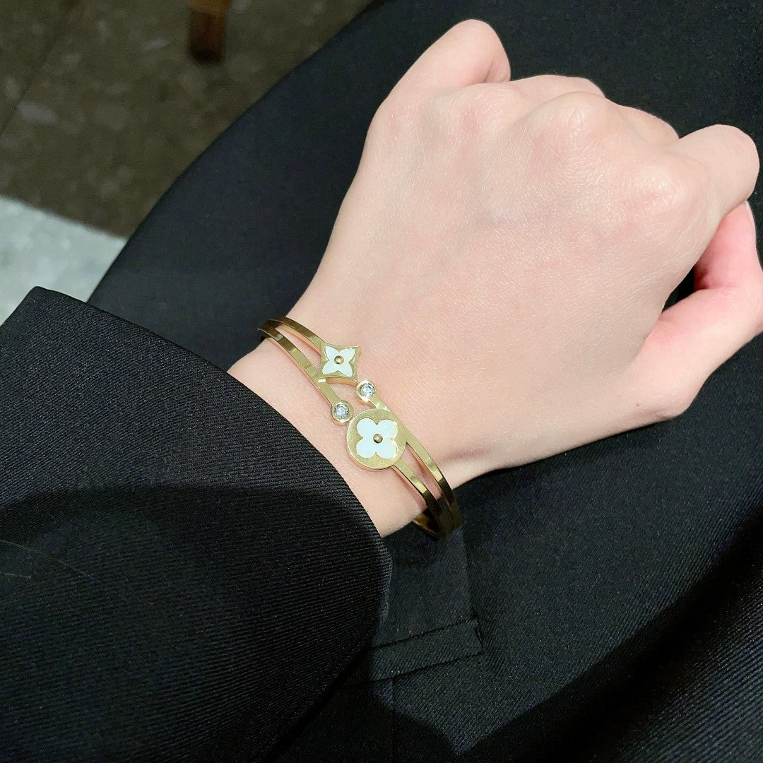 Louis Vuitton Luxury Bracelet | Iconic Elegance & Boutique-Grade Quality 161