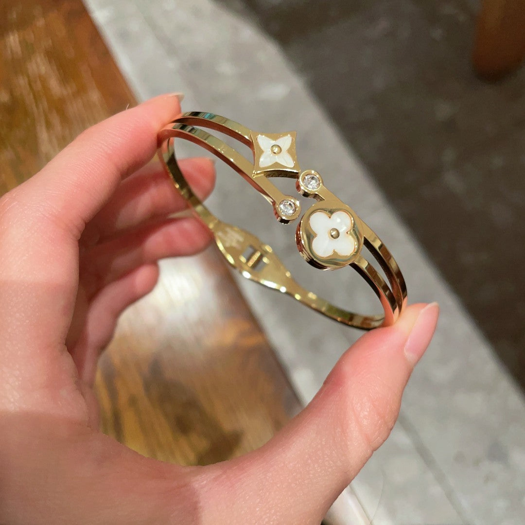 Louis Vuitton Luxury Bracelet | Iconic Elegance & Boutique-Grade Quality 161