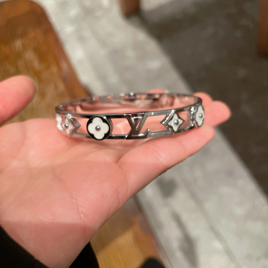 Louis Vuitton Luxury Bracelet | Iconic Elegance & Boutique-Grade Quality 162