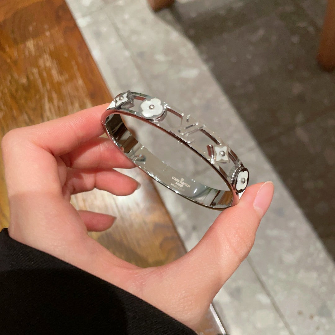 Louis Vuitton Luxury Bracelet | Iconic Elegance & Boutique-Grade Quality 162