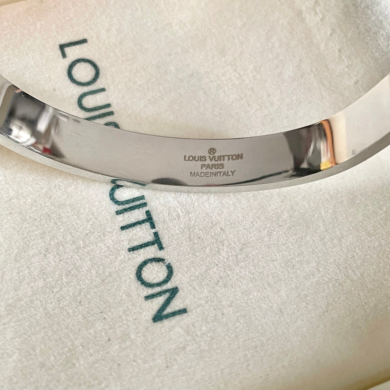 Louis Vuitton Luxury Bracelet | Iconic Elegance & Boutique-Grade Quality 162