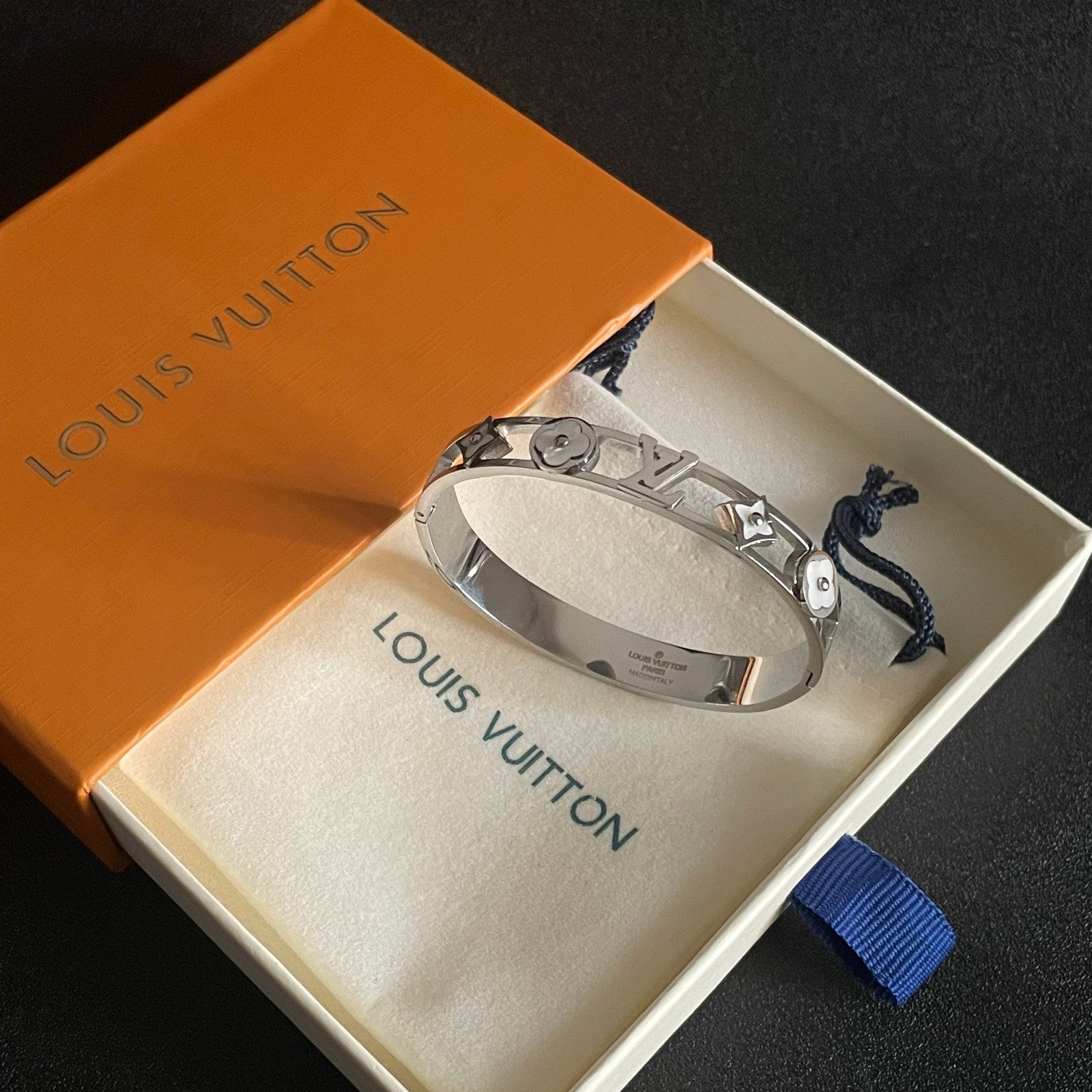 Louis Vuitton Luxury Bracelet | Iconic Elegance & Boutique-Grade Quality 162