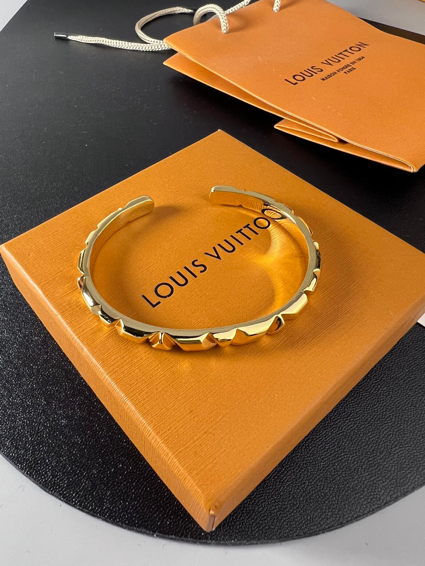 Louis Vuitton Luxury Bracelet | Iconic Elegance & Boutique-Grade Quality 165
