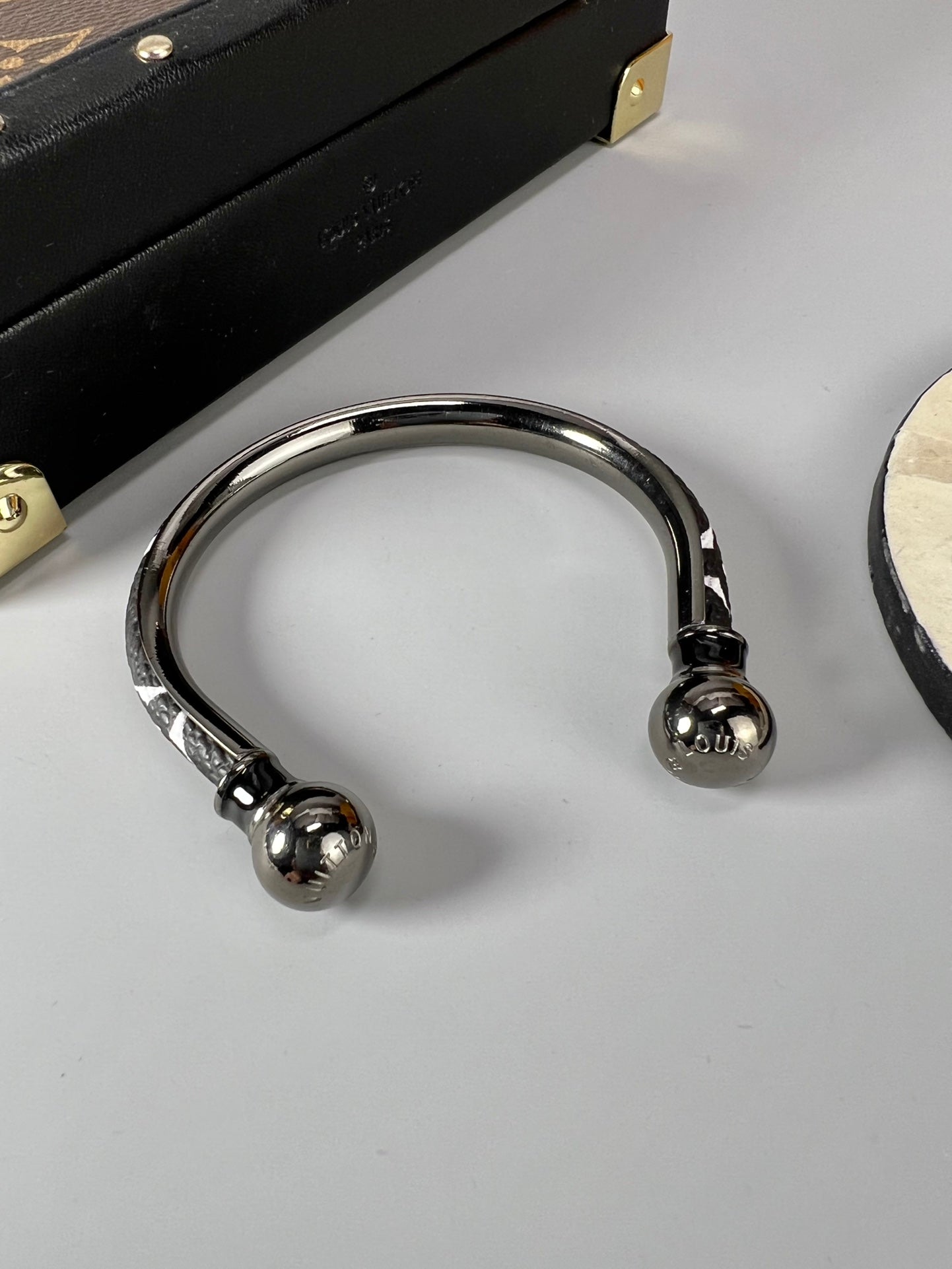 Louis Vuitton Luxury Bracelet | Iconic Elegance & Boutique-Grade Quality 168