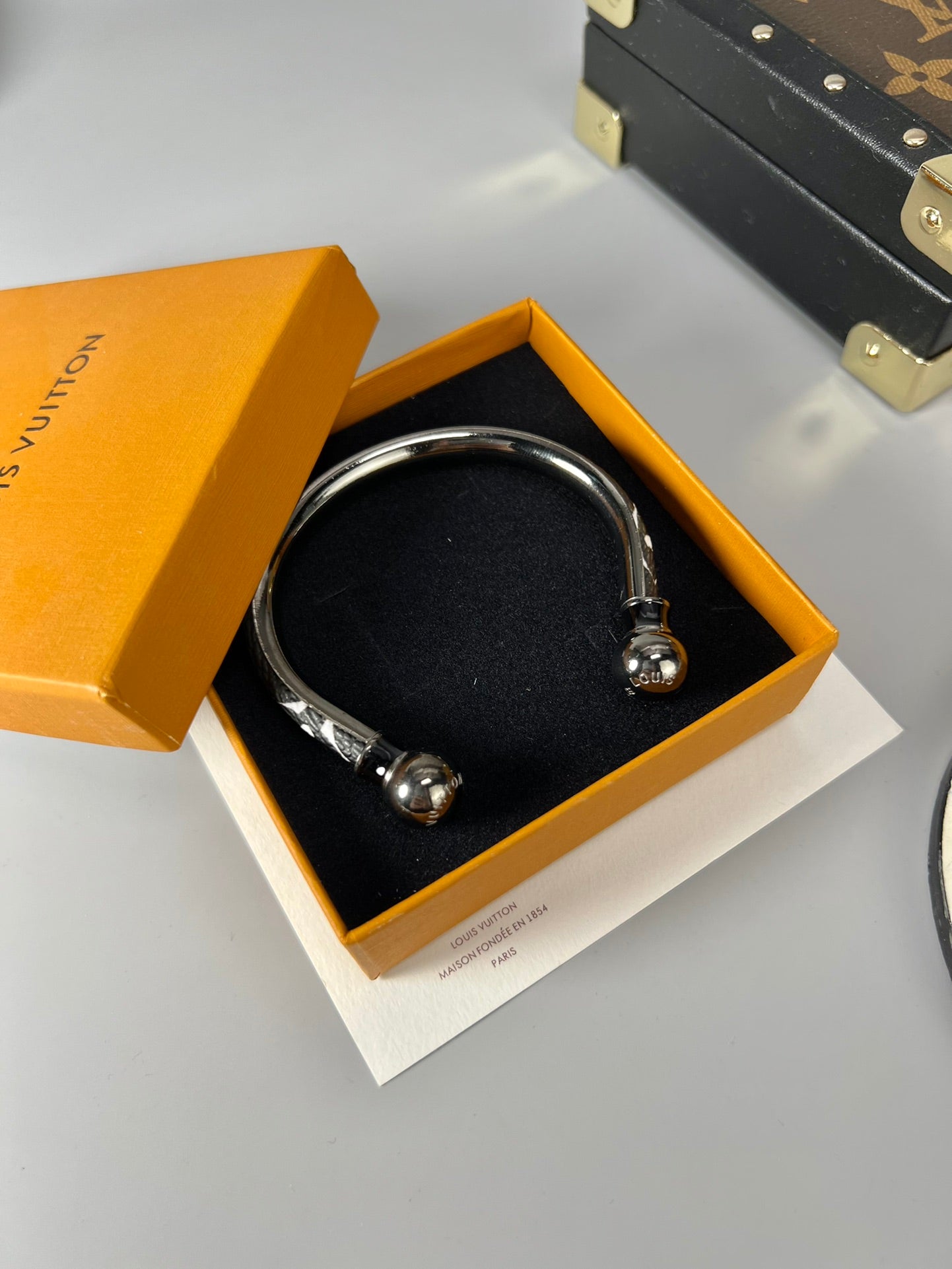 Louis Vuitton Luxury Bracelet | Iconic Elegance & Boutique-Grade Quality 168