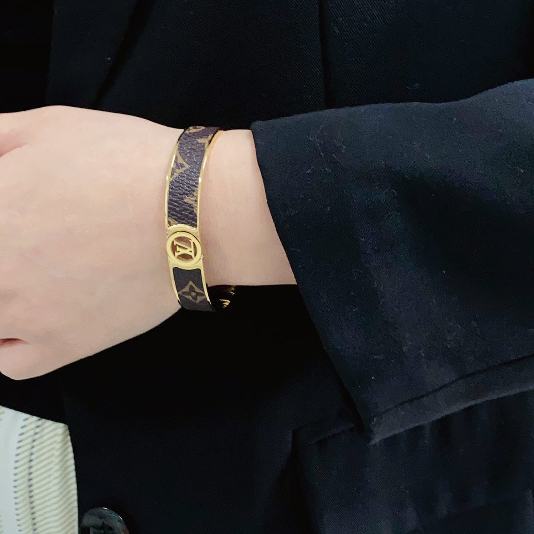 Louis Vuitton Luxury Bracelet | Iconic Elegance & Boutique-Grade Quality 169