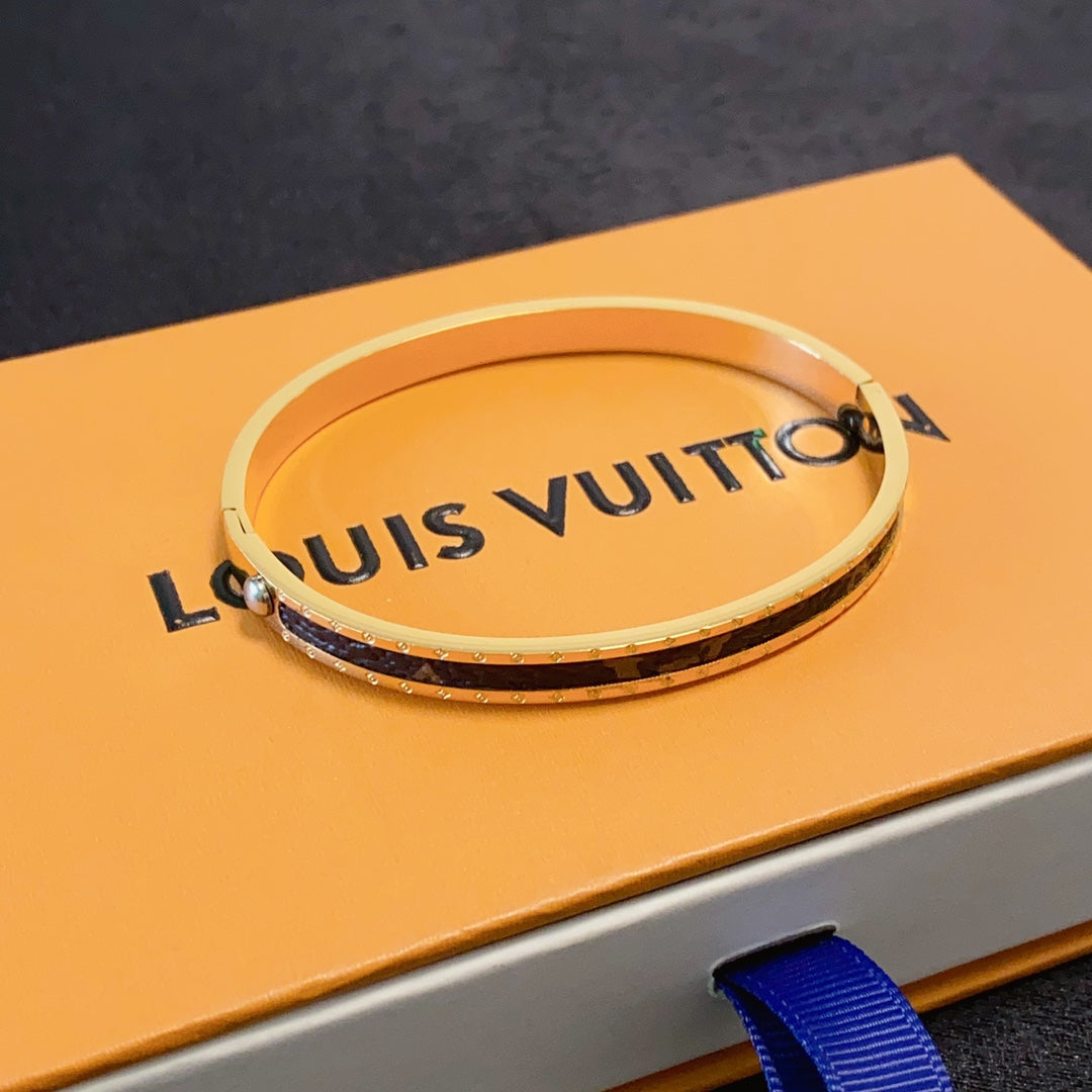 Louis Vuitton Luxury Bracelet | Iconic Elegance & Boutique-Grade Quality 170