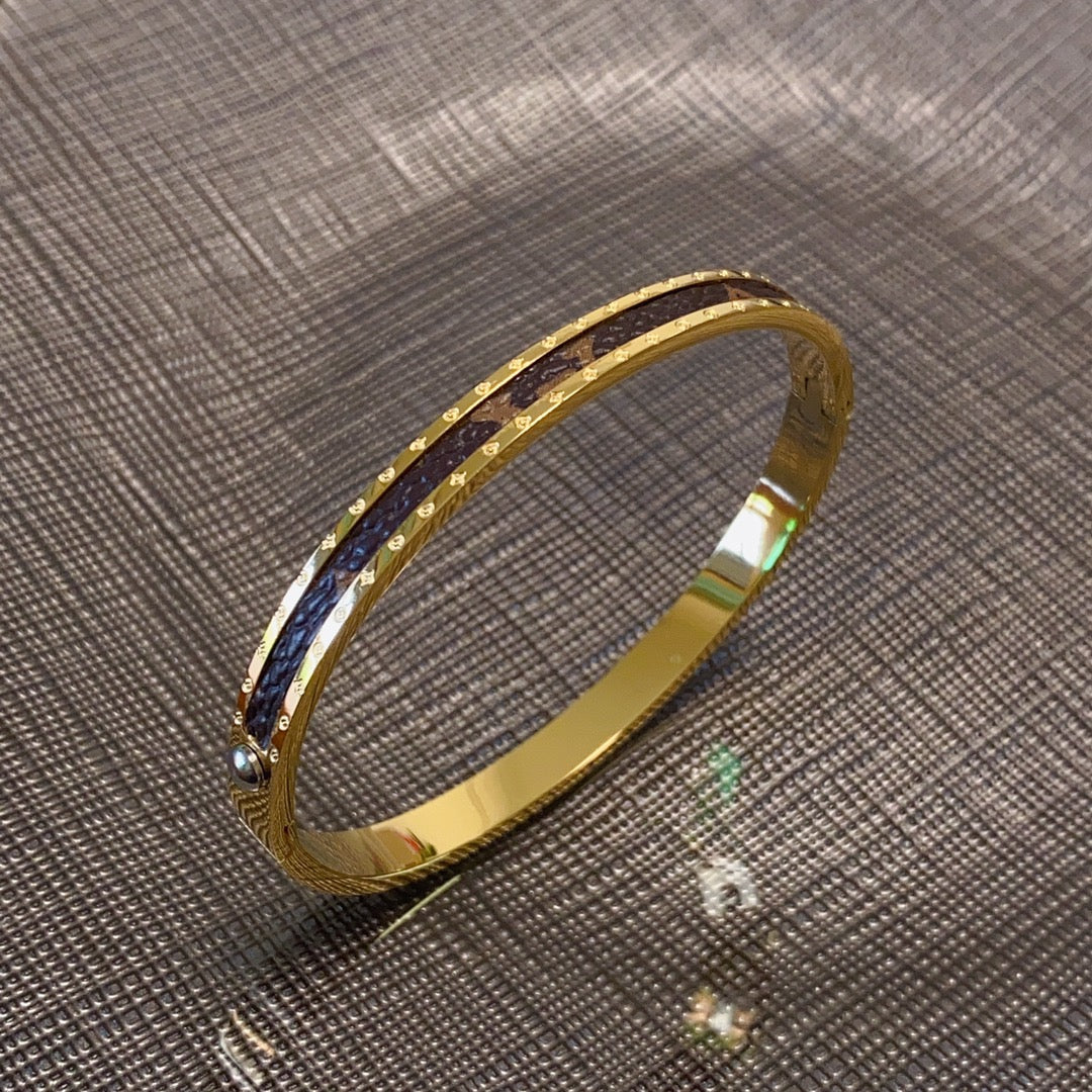 Louis Vuitton Luxury Bracelet | Iconic Elegance & Boutique-Grade Quality 170