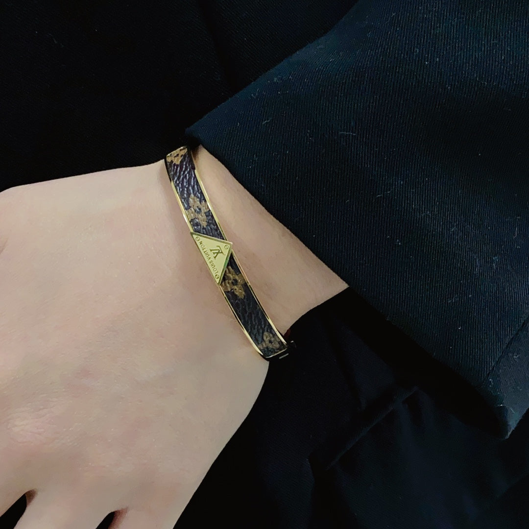 Louis Vuitton Luxury Bracelet | Iconic Elegance & Boutique-Grade Quality 171