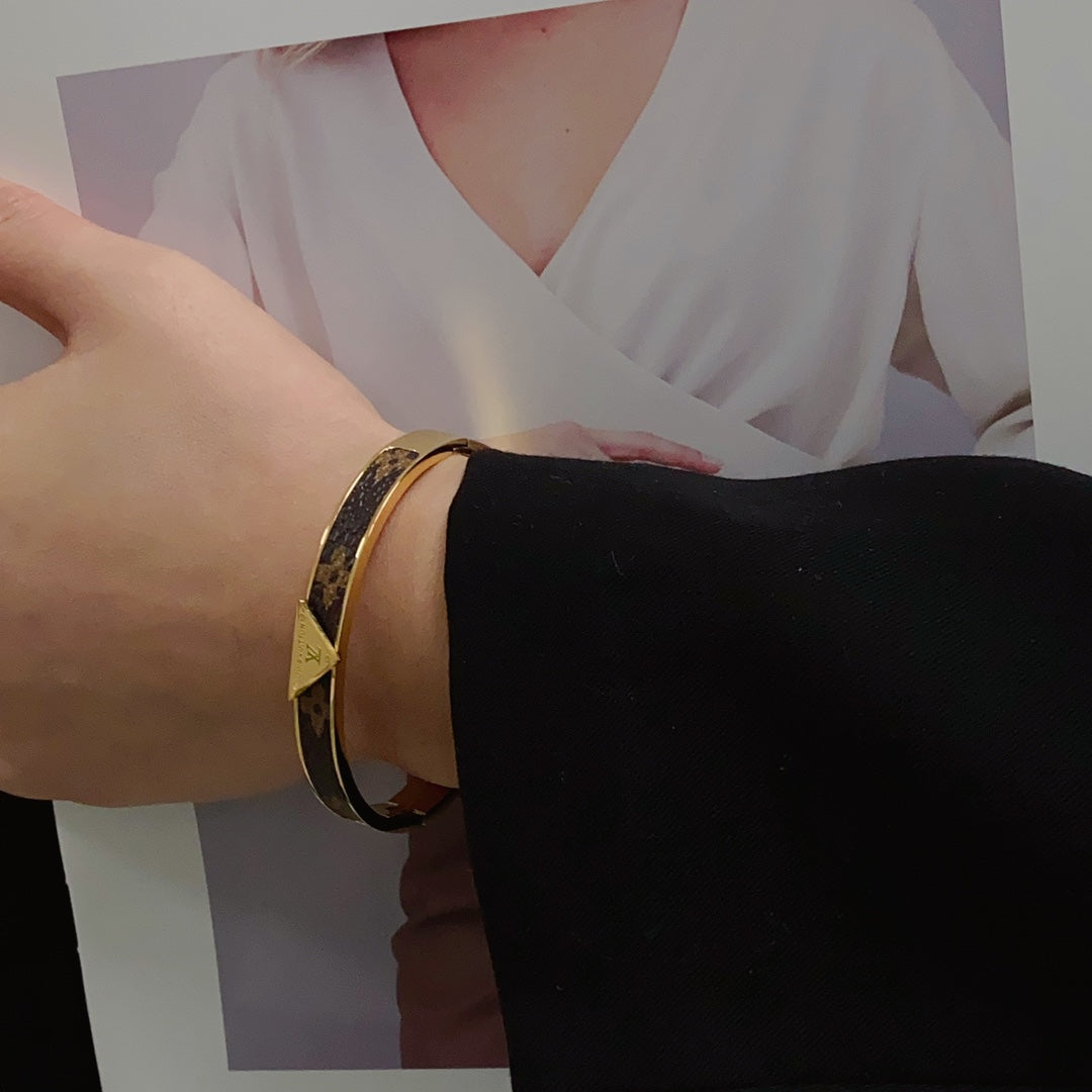 Louis Vuitton Luxury Bracelet | Iconic Elegance & Boutique-Grade Quality 171