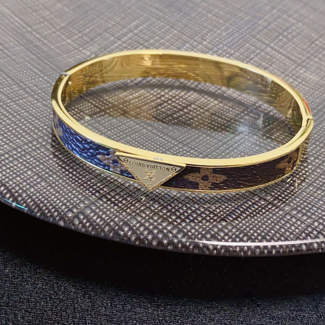 Louis Vuitton Luxury Bracelet | Iconic Elegance & Boutique-Grade Quality 171