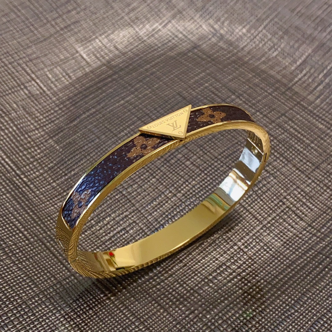 Louis Vuitton Luxury Bracelet | Iconic Elegance & Boutique-Grade Quality 171