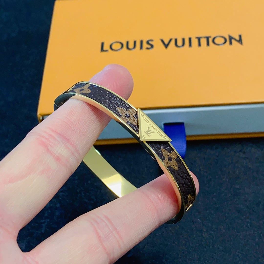 Louis Vuitton Luxury Bracelet | Iconic Elegance & Boutique-Grade Quality 171